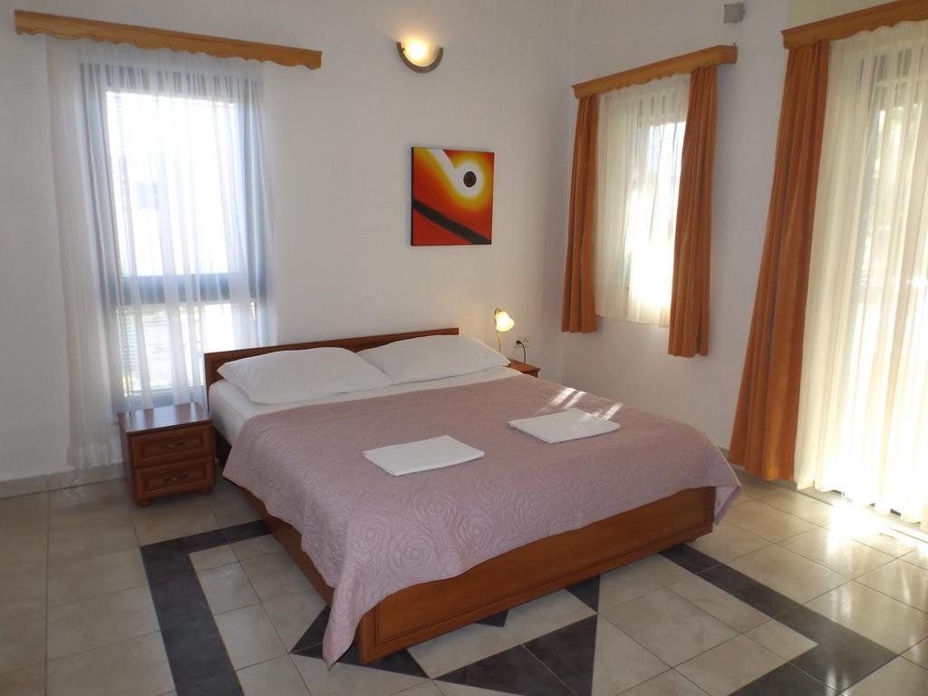 Apartments & Rooms Ruzmarin Rogoznica  Kültér fotó